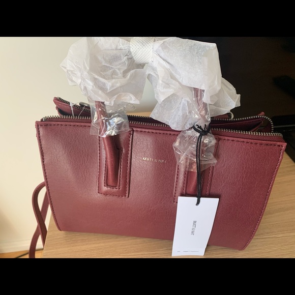 Matt and nat , deep cherry bag - Picture 3 of 8